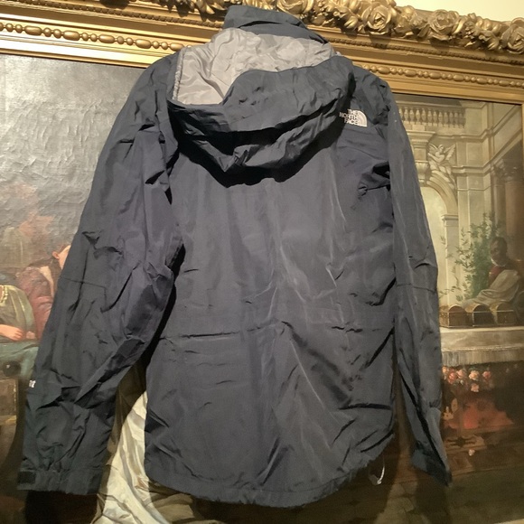 North Face Women’s HyVent Ski/Rain shell Sz Medium - Picture 3 of 7
